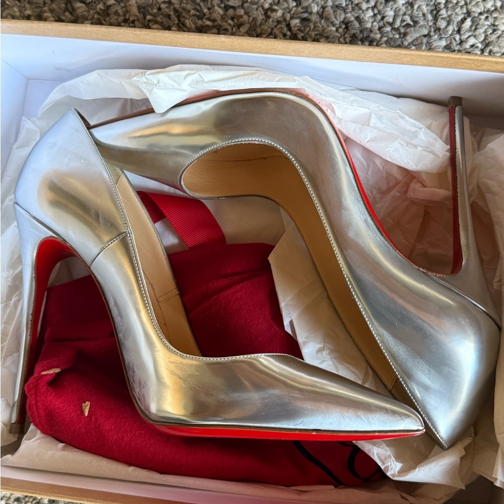 Christian Louboutin So Kate Anti Specchio 120mm in Silver